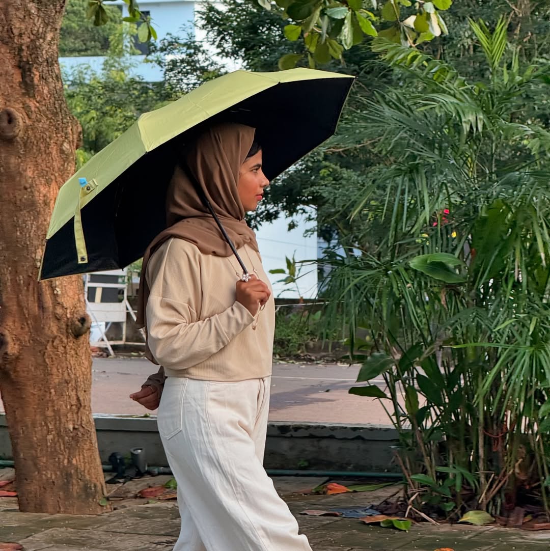 🍭☂️ candycap umbrella — ₹499[🥝 lime green]super cute meets super strong 🌈💪✨ features ✔️ larg (1)